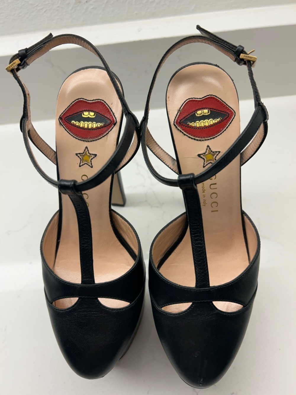 Gucci Angel Black Leather Platform T-Strap Pumps with Red Insole Lip Detail - Picture 4 of 4